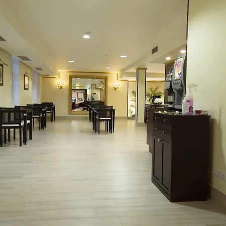 芬尼萨酒店 酒店