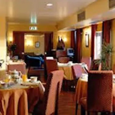 芬尼萨酒店